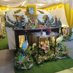 灵柩花饰和花圈 / Casket Decorations & Wreaths